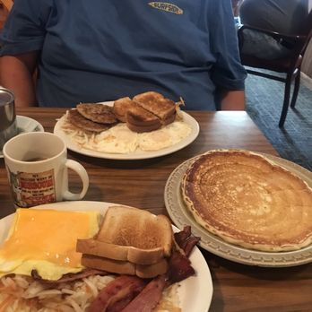 Big Bob's - Eggs meat toast and hasbrowns with one pancake - Restaurants Near Me - Spring Valley, Minnesota