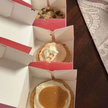 Crumbl - Kyle - Bakeries Near Me - Kyle, Texas