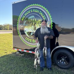Big Moe's Fish Tales - Wayne aka "net man, the mayor."