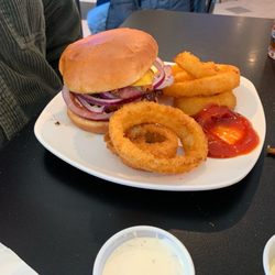 5th Quarter Sports Bar & Grill - Bacon cheese with onion rings
