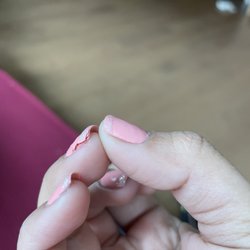 Anna's Nails - Chipped off gel polish literally minutes after manicure was done