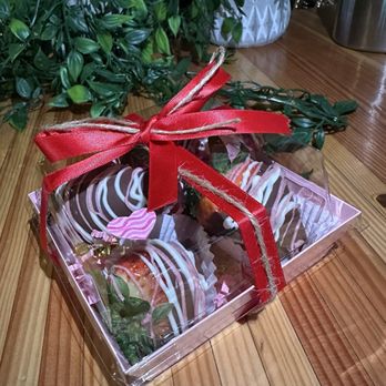 Kahvi Coffee And Cafe - Box of 4 chocolate strawberries for $10 on Valentine's Day - Cafes Near Me - Phoenix, Arizona Kahvi Coffee And Cafe - Box of 4 chocolate strawberries for $10 on Valentine's Day - Cafes Near Me - Phoenix, Arizona