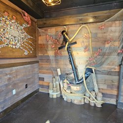 Rockin' Crab & Boiling Pot - Entry way