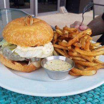 Benchmark - Benchmark Burger - Canadian (New) Near Me - Niagara-on-the-Lake, Ontario
