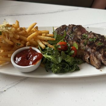 Locket - Steak Frites - Diners Near Me - Arlington, Virginia Locket - Steak Frites - Diners Near Me - Arlington, Virginia