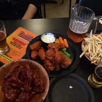 Duff's Famous Wings - Medium wings, hot BBQ wings and duffs beer - American Near Me - Amherst, New York Duff's Famous Wings - Medium wings, hot BBQ wings and duffs beer - American Near Me - Amherst, New York