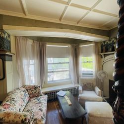 Merryweather Inn - Bailey-Olcott suite sitting space