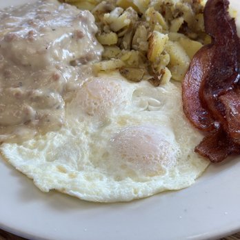 Fortis Cafe - Biscuits and gravy - Breakfast & Brunch Near Me - Reno, Nevada