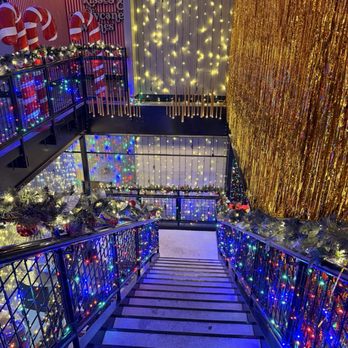 Frosty's Christmas Bar - Bars Near Me - Houston, Texas