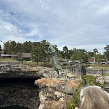 Noccalula Falls Park & Campgrounds - Parks Near Me - Gadsden, Alabama Noccalula Falls Park & Campgrounds - Parks Near Me - Gadsden, Alabama