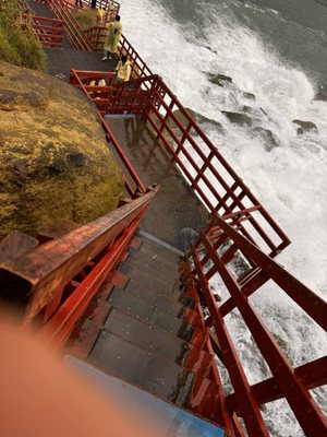 Cave of the Winds by null