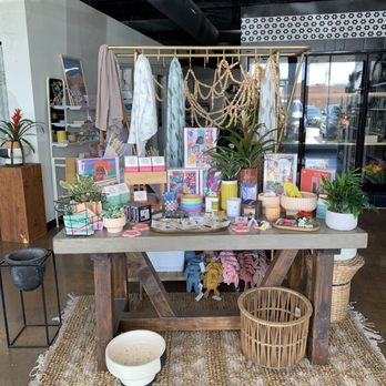 Lizzie Bee's Flower Shoppe - Florists Near Me - Richardson, Texas