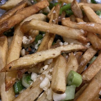 Pig Minds Brewing - Garlic Fries - Brewpubs Near Me - Machesney Park, Illinois Pig Minds Brewing - Garlic Fries - Brewpubs Near Me - Machesney Park, Illinois