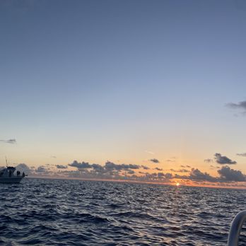 Manta Adventures - Sunset - Boat Tours Near Me - Kailua-Kona, Hawaii Manta Adventures - Sunset - Boat Tours Near Me - Kailua-Kona, Hawaii