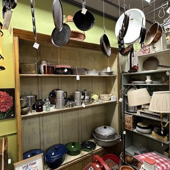 Beekman Place Antique Mall - Antiques Near Me - Corvallis, Oregon Beekman Place Antique Mall - Antiques Near Me - Corvallis, Oregon