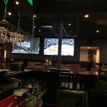 Bennigan's - American Near Me - Elgin, Illinois