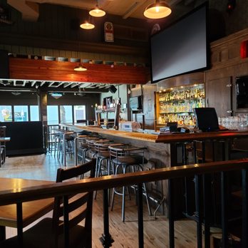 Tonics Pub - New Renovated Dining Area - Pubs Near Me - Kelowna, British Columbia Tonics Pub - New Renovated Dining Area - Pubs Near Me - Kelowna, British Columbia