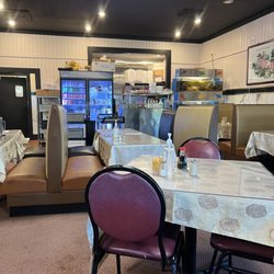Canton Cook - Too much stuff sitting out ...I'm not here for the decor or ambience.