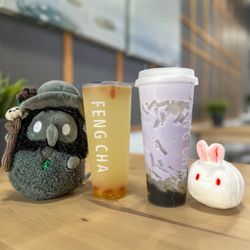 Feng Cha Austin - Ginger hibiscus tea and Taro Breeze