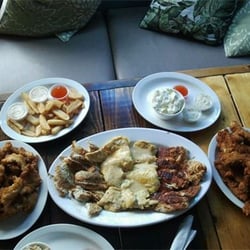 Shipwrecks Bar And Grill