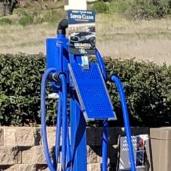 ARCO - Don't let the sign fool you. In big bold print it states FREE VACUUMS but then in little tiny print it states "with car wash purchase".