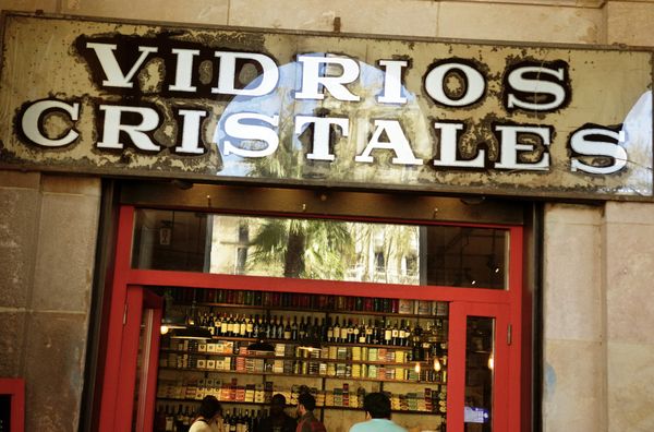 Bodega Vidrios y Cristales by null