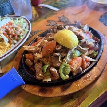 El Rancho Mexican Grill - Steak and chicken fajitas with tortillas - Mexican Near Me - Denham Springs, Louisiana El Rancho Mexican Grill - Steak and chicken fajitas with tortillas - Mexican Near Me - Denham Springs, Louisiana