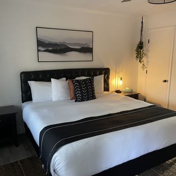 The Jeffrey - Hotels Near Me - South Lake Tahoe, California The Jeffrey - Hotels Near Me - South Lake Tahoe, California