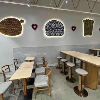 Wallace Chicken - Interior - Chicken Wings Near Me - Walnut, California Wallace Chicken - Interior - Chicken Wings Near Me - Walnut, California