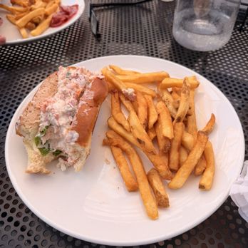 Proving Ground Waterfront Dining - lobster roll - Tiki Bars Near Me - Highlands, New Jersey
