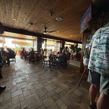 Duke's Waikiki - Hawaiian Near Me - Honolulu, Hawaii