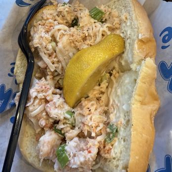 Splash Cafe - Lobster Roll - American Near Me - Pismo Beach, California