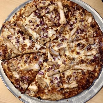 Pizza Place - McLain 's Favorite Barbeque Chicken Pizza - Pizza Near Me - Tropic, Utah Pizza Place - McLain 's Favorite Barbeque Chicken Pizza - Pizza Near Me - Tropic, Utah