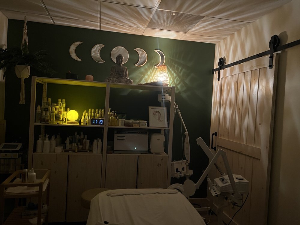 Asana Organic Skin & Beauty Logo