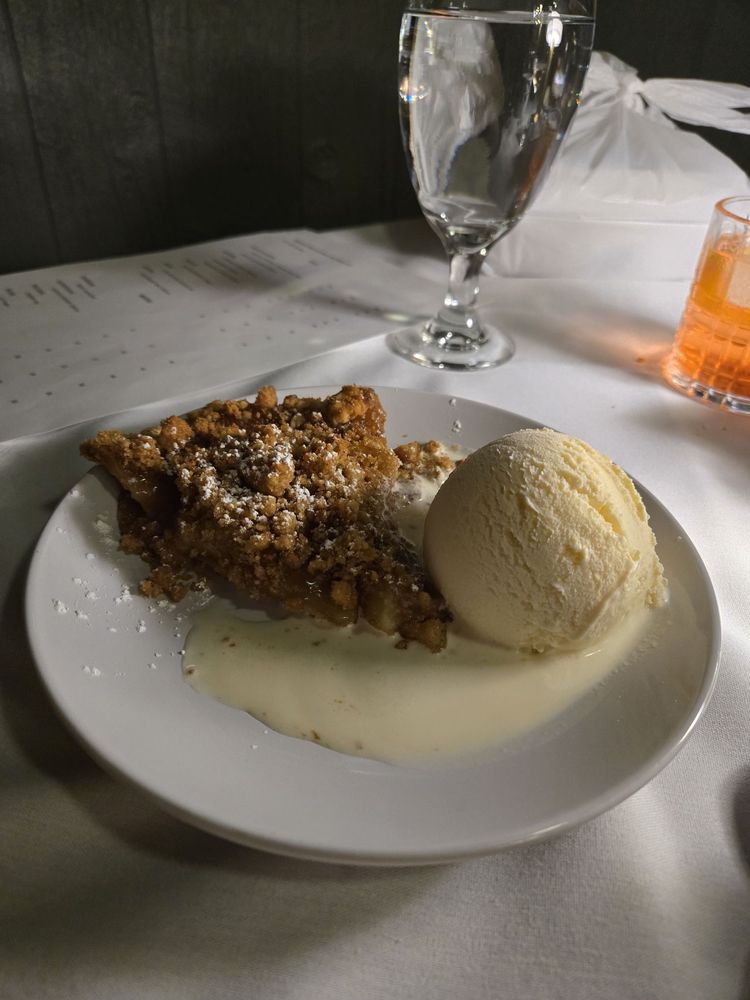 Michael's Bistro Logo