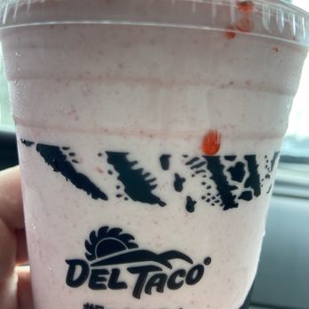 Del Taco - Strawberry shake, medium size - Tacos Near Me - Melbourne, Florida