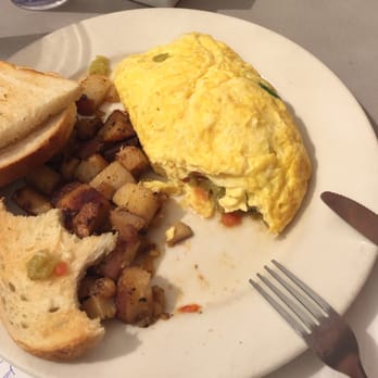 Redwood Cafe - Mexican omelette- avocado, spinach, salsa, potatoes ok the side - American Near Me - Cotati, California
