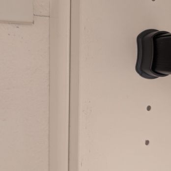 California Closets - Reno - Really bad scribe job and a gap in the other filling. - Interior Design Near Me - Reno, Nevada California Closets - Reno - Really bad scribe job and a gap in the other filling. - Interior Design Near Me - Reno, Nevada