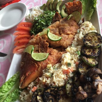 Maria's Kan Kin - Whole Fried Red Snapper Fish Platter with grilled vegetables and delicious Risotto - Mexican Near Me - Isla Mujeres, ROO