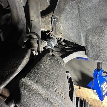 Mobile Brakes And Rotors - New cv in installing all bolts in star pattern then torquing bolts down to 52 ft lb - Auto Repair Near Me Mobile Brakes And Rotors - New cv in installing all bolts in star pattern then torquing bolts down to 52 ft lb - Auto Repair Near Me