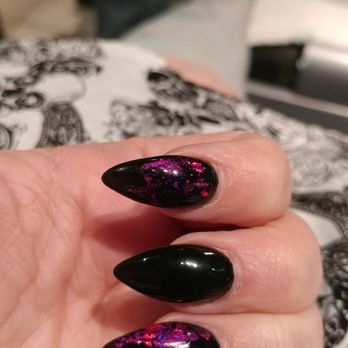 Caesars Nails & Day Spa - After fix polish pealing on pointer finger - Nail Salons Near Me - Eugene, Oregon