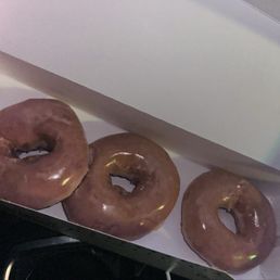 3 Count Original Glazed® Doughnuts