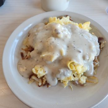 Mammy's Kitchen - 2 visit to the bar I made a bowl with hash browns sausage patties more good eggs topped with sausage gravy - Diners Near Me - Myrtle Beach, South Carolina