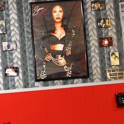 Country Burger - Selena Themed