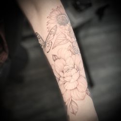 Fine Lines Ink - Fine Line Floral Design