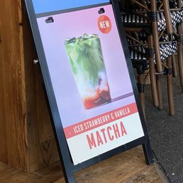 Literally false advertising compared to the strawberry matcha you actually get. Literally false advertising compared to the strawberry matcha you actually get.