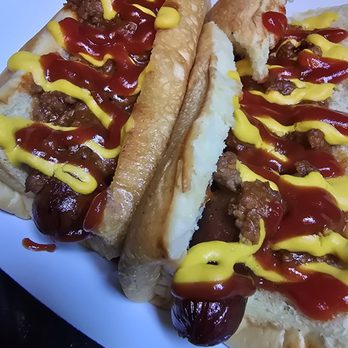 Damn Good Dogs - Hot dogs that look 3 days old and tasted like it too. Overpriced low quality food. 15$ for 2 dogs no sides or drinks. - Burgers Near Me - High Point, North Carolina