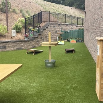 Crooked Hammock Brewery - Beer garden area - Breweries Near Me - Raleigh, North Carolina