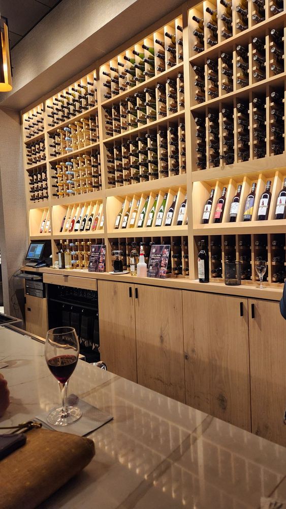 Cooper’s Hawk Winery & Restaurant