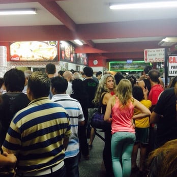 El Cedrón - Fila para comprar LA pizza - Pizza Near Me - Buenos Aires, C El Cedrón - Fila para comprar LA pizza - Pizza Near Me - Buenos Aires, C